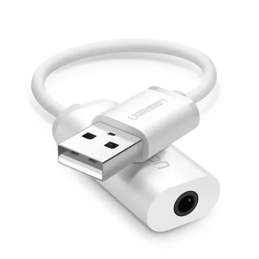 Cáp chuyển USB sang audio 3.5mm Ugreen 30712 góc nhìn cận cảnh, hỗ trợ mic và tai nghe