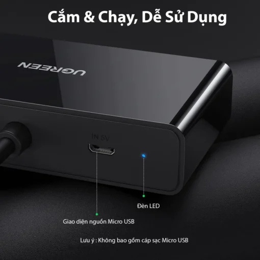 Cổng nguồn Micro USB và đèn LED trên bộ chia VGA 1 ra 2 Ugreen 20918, yêu cầu cấp nguồn 5V để hoạt động ổn định